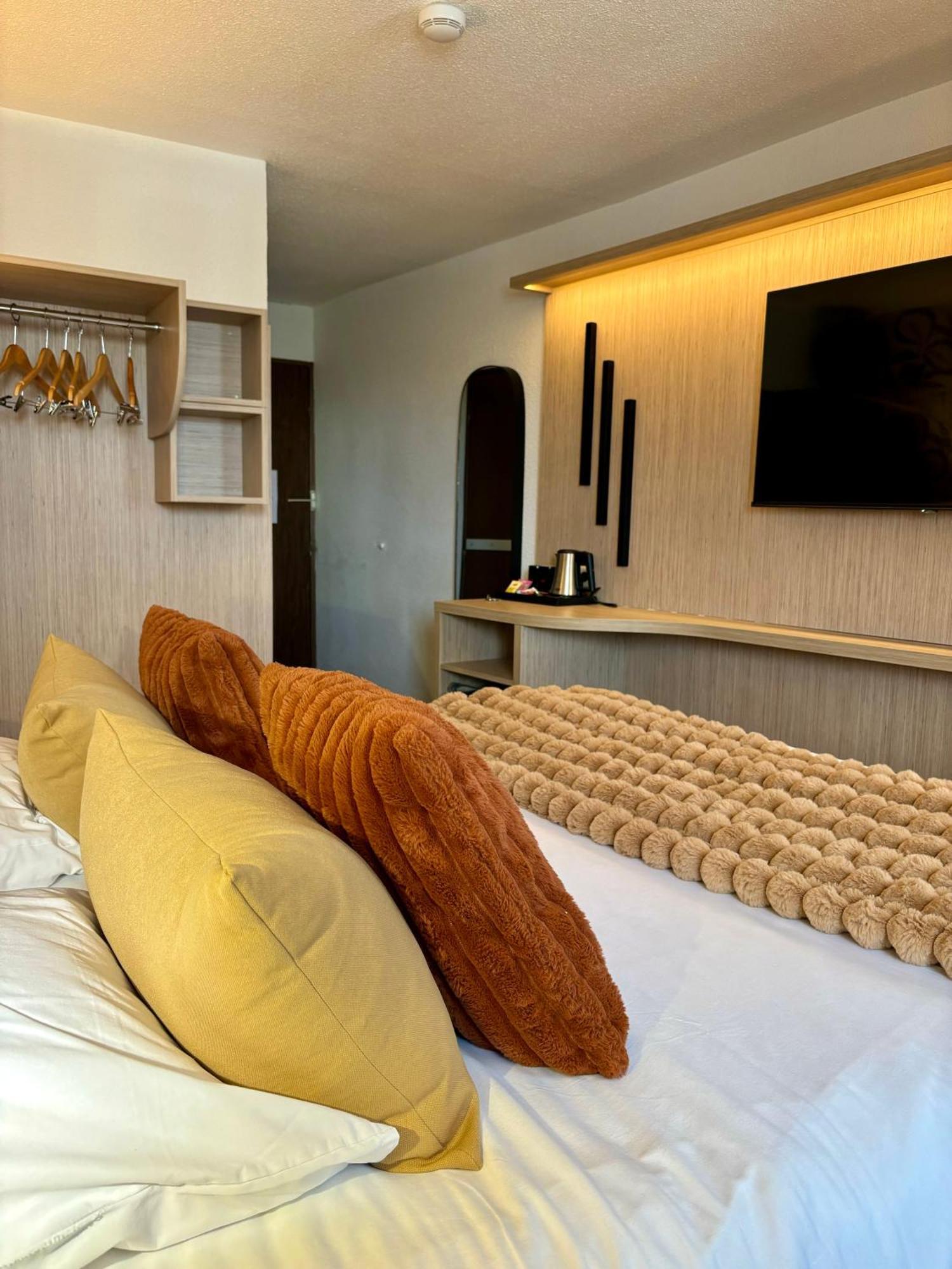 Ambassadeur Hotel - Cherbourg Port De Plaisance Esterno foto