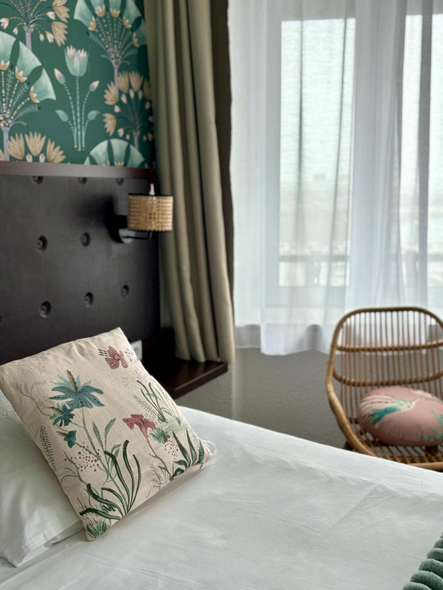 Ambassadeur Hotel - Cherbourg Port De Plaisance Esterno foto